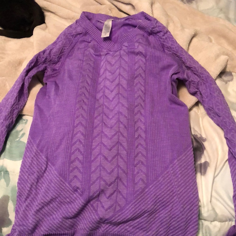 Ivivva long sleeve size 12, fits like a medium